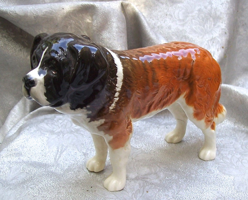 Goebel St Bernard Dog (DEB) Goebel St Bernard Dog (DEB)