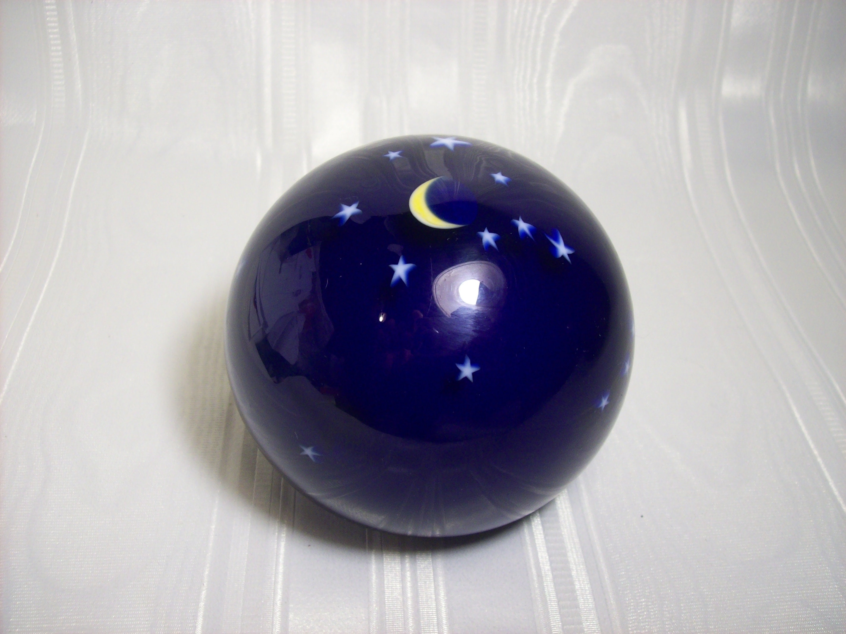 ランドバーグスタジオ　ペーパーウェイト　Lundberg Studios1991 Vintage 1991 LUNDBERG STUDIOS Night Sky With Crescent Moon