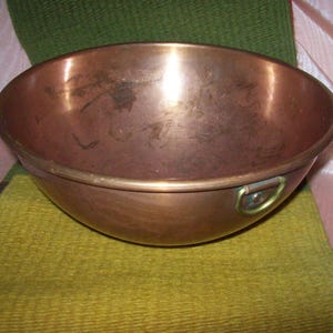 Vintage Heavy COPPER 10 1/2&quot; Diameter MIXING BOWL with Brass Ring - Made in England