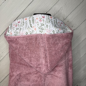 Girl hooded towel with flowers-your choice of towel color, toddler hooded towel, kids towel, bath towel, personalized towel