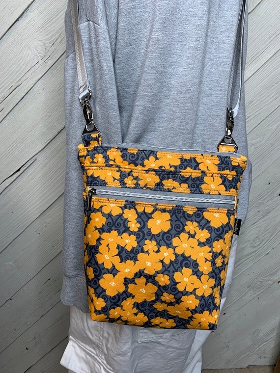 Gray With Yellow Flowers Crossbody Purse, Women display picture 2