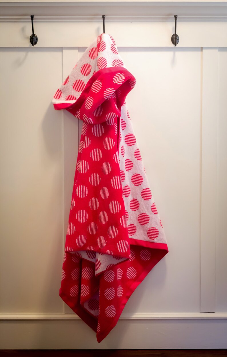 full size towel personalized adult hooded beach towel adult bath towel Hot Pink polka dot adult hooded bath towel cruise hooded towel