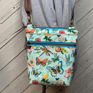 Crossbodytas met bloemen en vlinders, crossbodytas voor dames, hipstertas, schoudertas, verstelbare crossbodytas, dameshandtas
