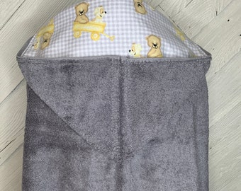 Personalized hooded baby towel with teddy bear and wagon, baby bath towel, kid hooded bath towel, hooded baby towel, personalized bath towel