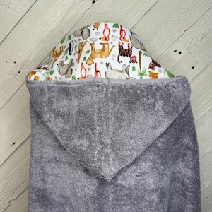 Personalized hooded baby towel with zoo animals, baby bath towel, kids hooded bath towel, hooded baby towel, personalized bath towel