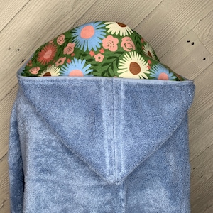 Girl hooded towel with flowers-your choice of towel color, toddler hooded towel, kids towel, bath towel, personalized towel