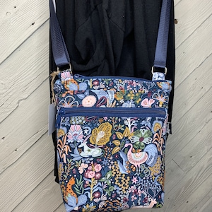 Blue animal crossbody purse, women&#39;s crossbody bag, hipster bag, messenger bag, adjustable crossbody bag, women&#39;s handbag