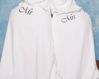 Mr and Mrs beach wedding towel set, destination wedding gift, beach wedding towel, anniversary gift, honeymoon gift, wedding gift towels