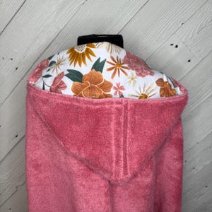 Girl hooded towel with flowers-your choice of towel color, toddler hooded towel, kids towel, bath towel, personalized towel