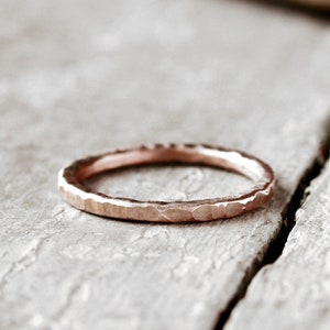 Stacking ring made of 333 red gold with structure, 2 mm, 8k, organic shape, gold ring image 2