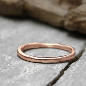 Stacking ring made of 333 red gold No. 28, gold ring 2 mm, 8k, matt, organic shape