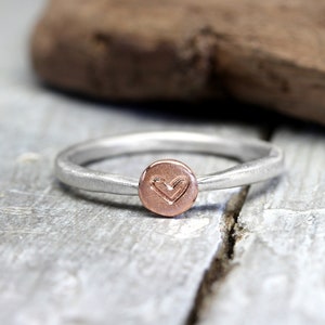 Stacking ring with embossed heart, No. 174, ring made of 925 silver and 333 rose gold