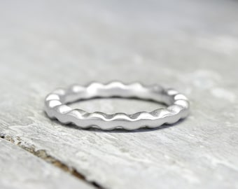 Silver ring XL 3 mm, forged, No. 22, wave ring, organic shape, unisex, men, stacking ring