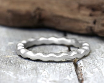 Silver ring XL 3 mm, forged, No. 22, wave ring, organic shape, unisex, men, stacking ring