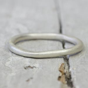 Silberring Stapelring matt gebürstet, No. 26, Sammelring, 2mm, 925 Sterling Silber, organische Form Bild 7