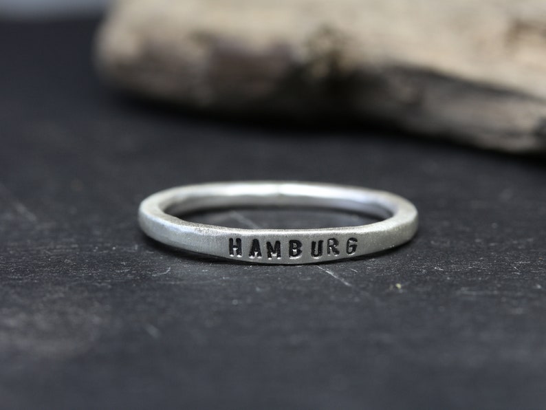 925 Silberring mit Gravur, personalisierter Ring mit Schrift, Stapelring No. 10, beste Freundin, Verlobung Bild 3