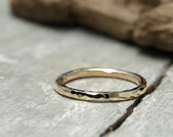 Goldring Stapelring poliert No. 39, leichter Hammerschlag, geschmiedeter Sammelring, 2mm, 333 Gelbgold, 8k