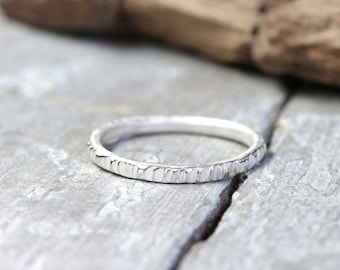 Silver ring stacking ring No. 77 with a fine structure