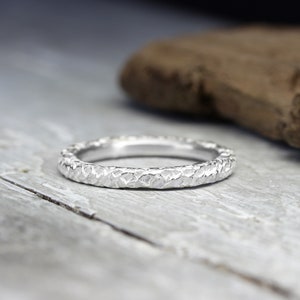 Anillo de plata XL 3 mm, forjado, No. 21, con superficie estructurada, forma orgánica, unisex, hombre, anillo apilable imagen 10