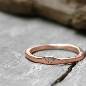 Ring with heart made of 333 red gold No. 12, ring with hearts, stacking ring, organic shape, jewelry stamped, love, Valentine's Day image 1