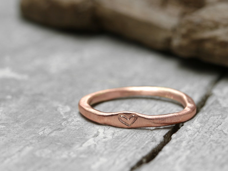 Ring with heart made of 333 red gold No. 12, ring with hearts, stacking ring, organic shape, jewelry stamped, love, Valentine's Day image 1