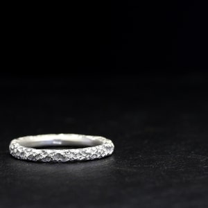 Anillo de plata XL 3 mm, forjado, No. 21, con superficie estructurada, forma orgánica, unisex, hombre, anillo apilable imagen 4