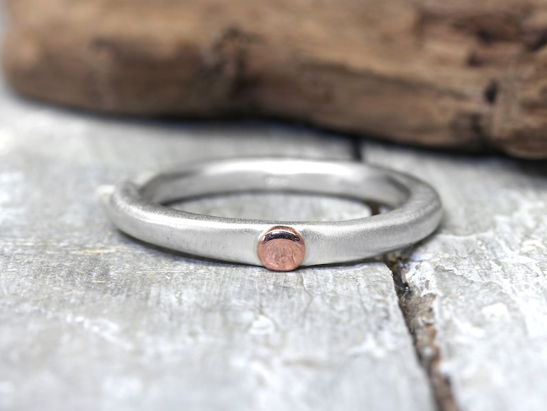 Silver ring XL 3 mm No. 23, with red gold dot, organic shape, unisex, stacking ring image 3