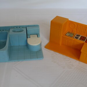 Fisher Price Kitchen Bathroom Little People 1989