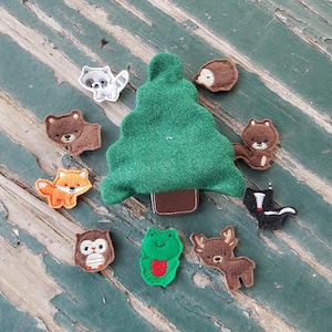 Woodland Creatures Feltie Set , Woodland Animal Felties , Tree Zipper Case , Felt Play Set , Optional Case , Sold as a Set