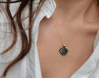 Black Pearl Shell Necklace