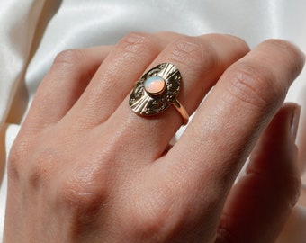 Lune et étoiles, bague opale