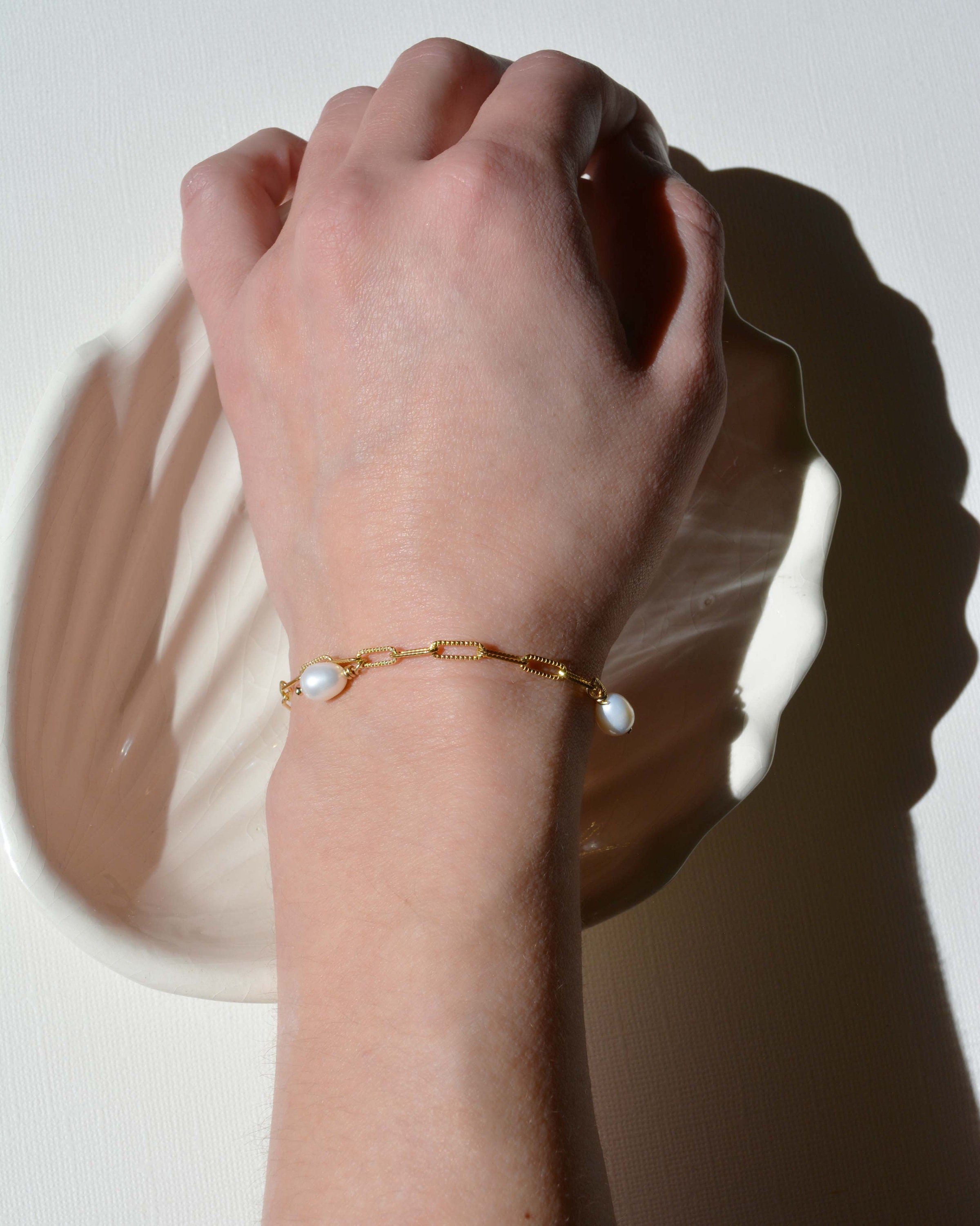 ブレスレット Monday Edition _ MJxME Pearl String Bracelet SHOP MONDAY EDITION.