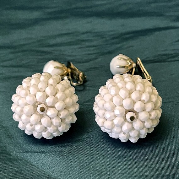 Vintage Snowball White Clip-on Dangle Earrings - image 5