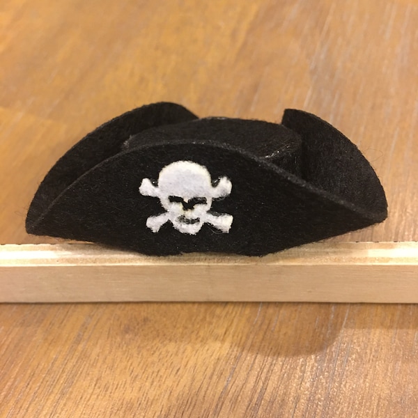 Mini pirate hat
