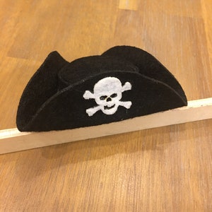 Small pirate hat