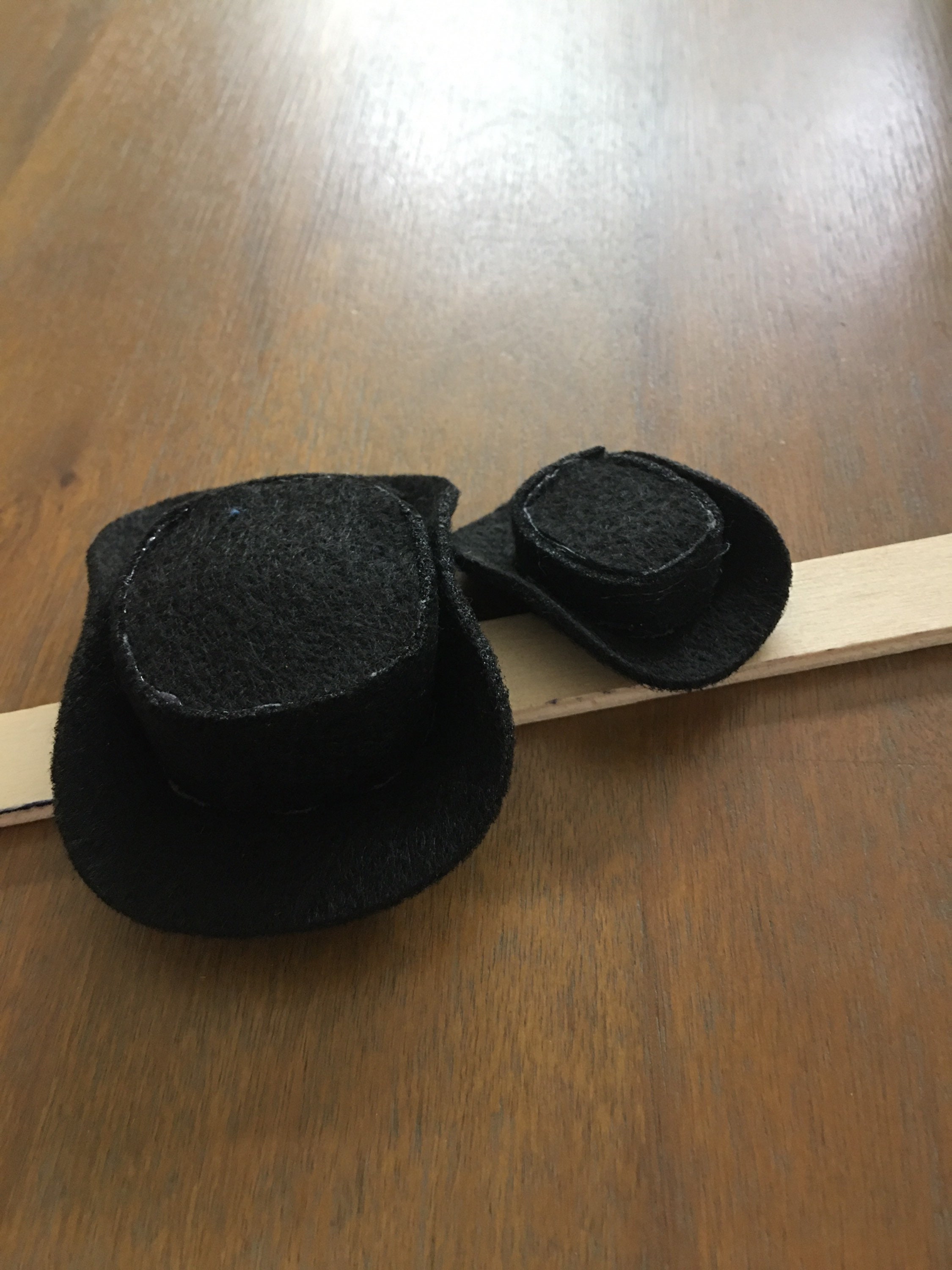 mini felt hats for crafts