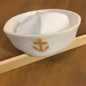 Small sailor hat