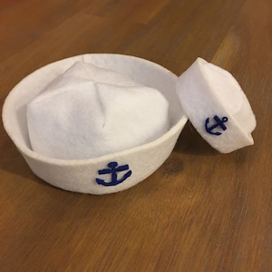 Small and mini sailor hats image 1