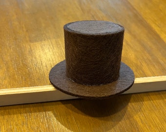 small top hat