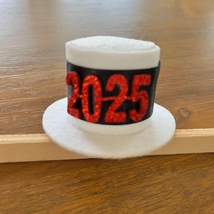 small top hat