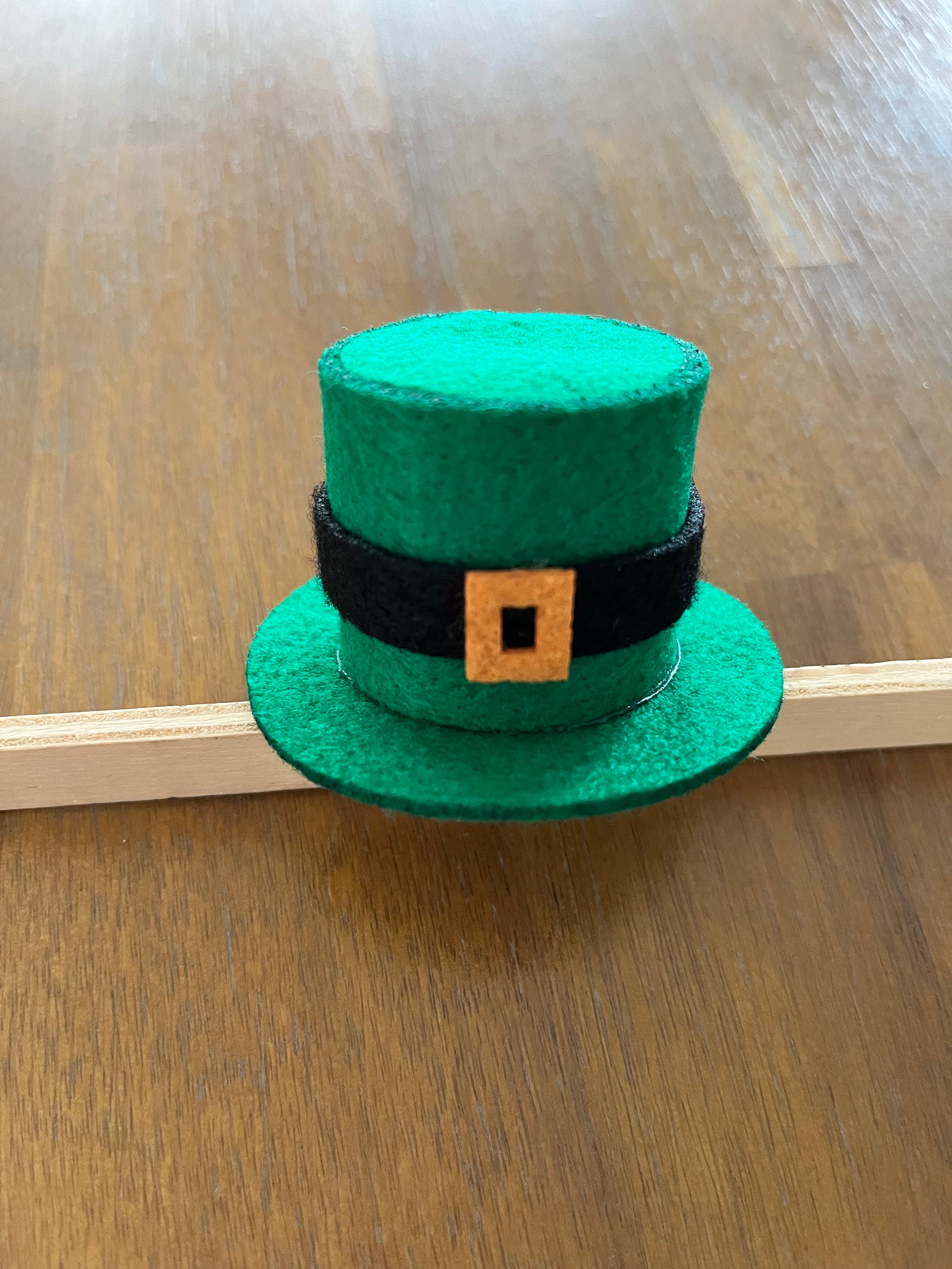 Orange and Green Felt Hat with Leaf Design WOODLAND MAGIC FELT HAT – WOOLFOO STUDIO main image 3