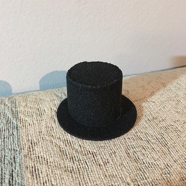 Small top hat