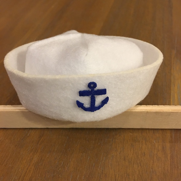 Small sailor hat