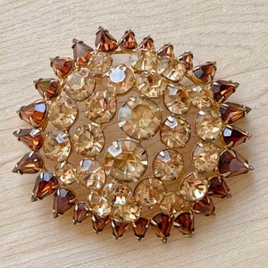 Vintage Juliana-Style Gold Tone Rhinestone Brooch, Topaz and Light Topaz Rhinestone Brooch, Vintage Gift Ideas, Unique Rhinestone Brooch