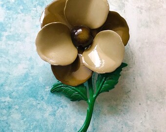 ヴィンテージグリーンフラワーブローチ、グリーンマーキスライン