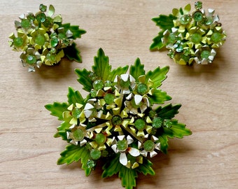 Vintage White and Light Yellow Enamel Flower Brooch and Clip-On Earring Set, Enamel Flower Brooch Earring Set, Vintage Demi Parure Set