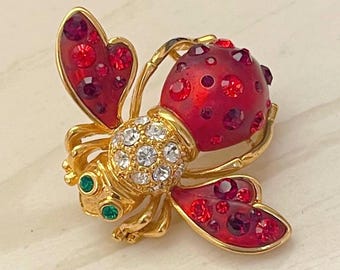 Broche vintage de abeja cósmica roja en tono dorado de Joan Rivers, joyas de Joan Rivers, ideas de regalos vintage, broche de abeja de Joan Rivers, pin de abeja roja brillante