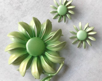 Vintage Minty Green Ombré Enamel Flower Brooch and Clip-On Earring Demi Parure Set, Demi Parure Set, Flower Brooch Earrings Set