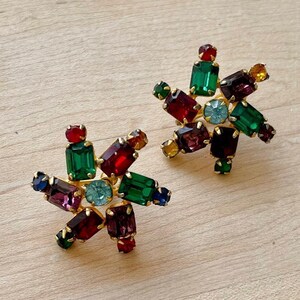 Vintage Gold Tone Multi-Color Rhinestone Pinwheel Screw-Back Earrings, Kitschy Rhinestone Screw-Back Earrings, Vintage Gift Earrings