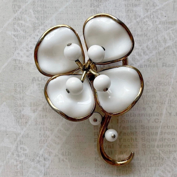Vintage Crown Trifari Signed Alfred Philippe Designed White Poured Glass Flower Brooch, Trifari White Flower Brooch, Alfred Philippe Brooch
